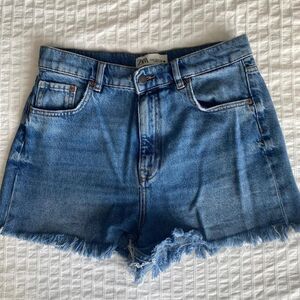 Zara Women's Cut-Off Jean Shorts